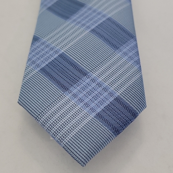 NWT Van Heusen Neck Tie, Chrome Collection - Picture 2 of 5